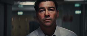 Kyle Chandler in The Wolf of Wall Street (2013) 