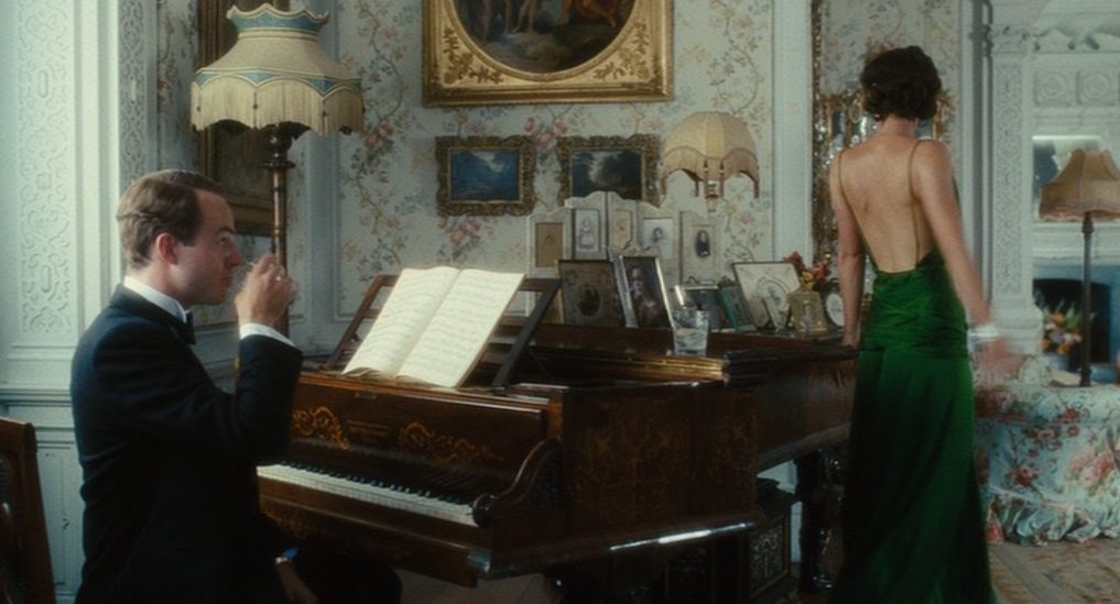 Atonement. Movie by Joe Wright. Cinematography by Seamus McGarvey. Starring Keira Knightley and James McAvoy (2007) Atonement