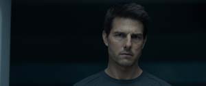Tom Cruise in Oblivion (2013) 
