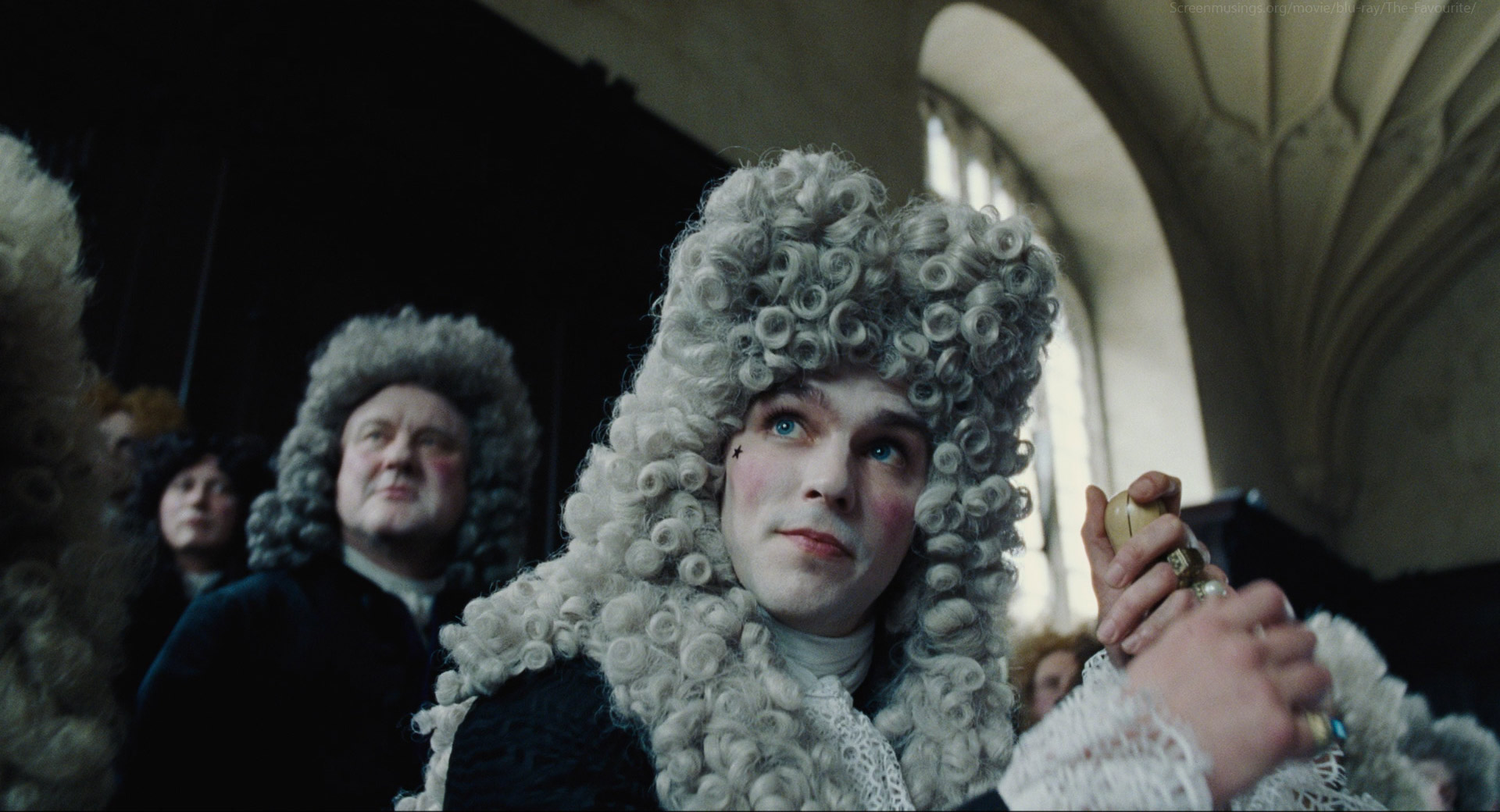 https://screenmusings.org/movie/blu-ray/The-Favourite/images/The-Favourite-220.jpg