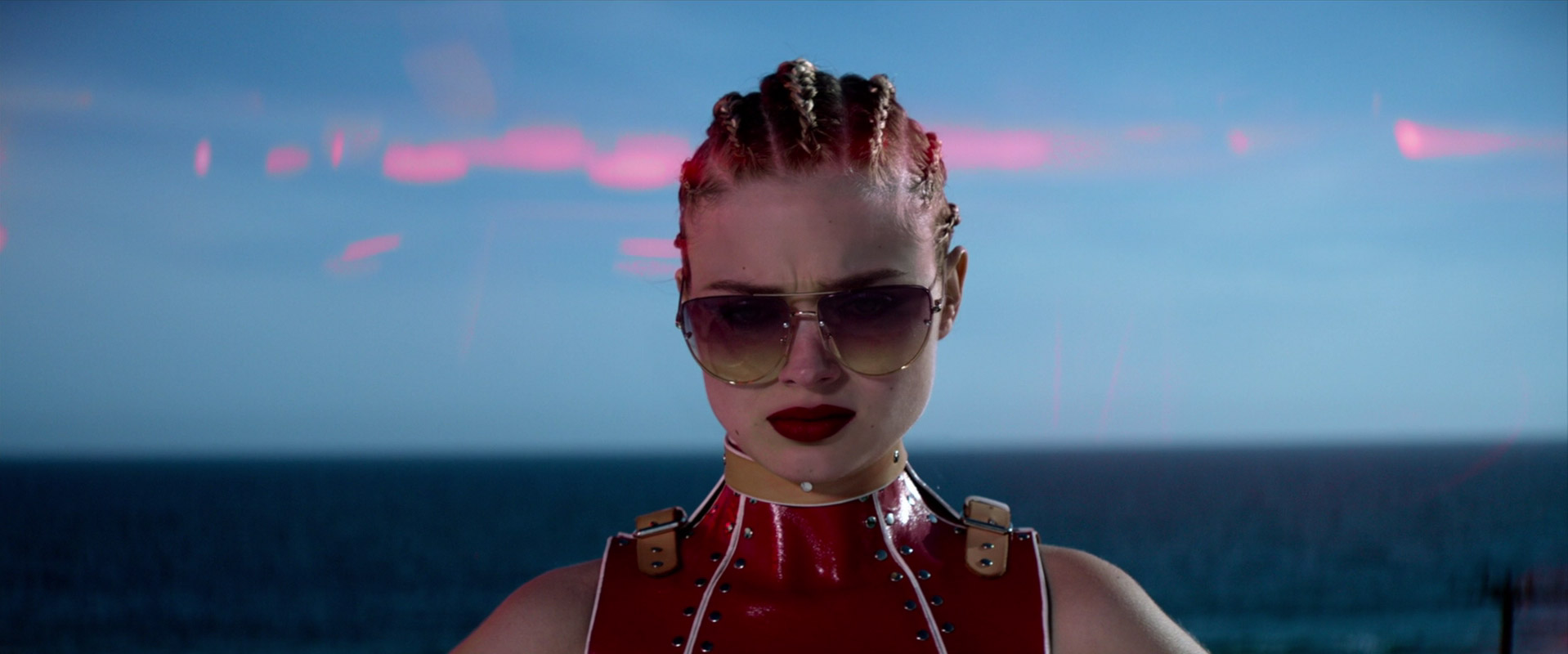 https://screenmusings.org/movie/blu-ray/The-Neon-Demon/images/The-Neon-Demon-489.jpg