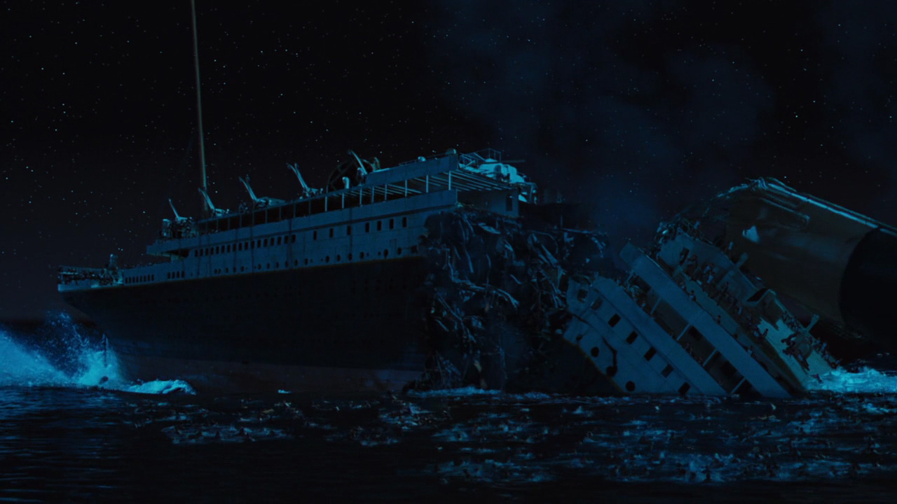 Титаник тонущий корабль тонет. Титаник 1997 корабль. Титаник 1997 разлом.