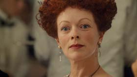 Frances Fisher in Titanic (1997) 