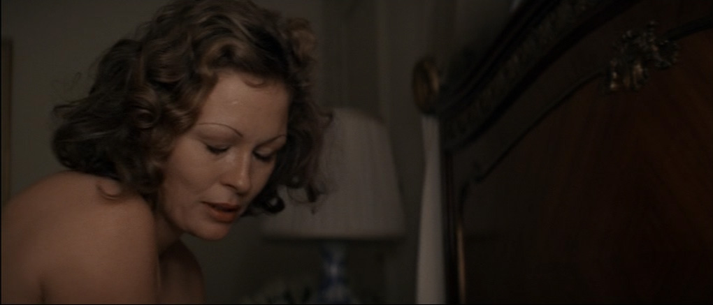 Faye Dunaway as Evelyn Mulwray in Chinatown (1974) .