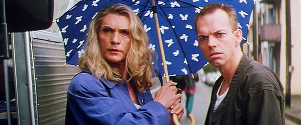 HUGO WEAVING in ADVENTURES OF PRISCILLA, QUEEN OF THE DESERT, THE