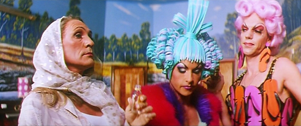 THE ADVENTURES OF PRISCILLA, QUEEN OF THE DESERT (1994) HUGO