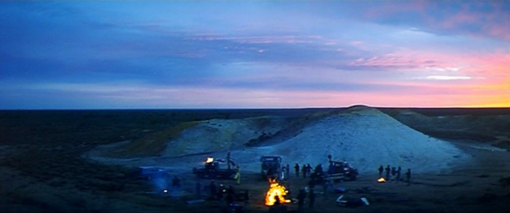 scenic view, sunset or sunrise in The Adventures of Priscilla, Queen of the Desert