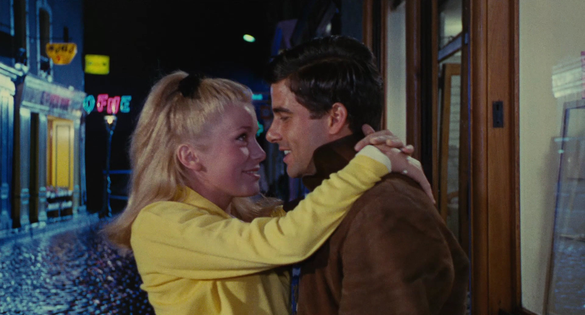 The Umbrellas of Cherbourg (1964) Catherine Deneuve, Nino Castelnuovo in The Umbrellas of Cherbourg